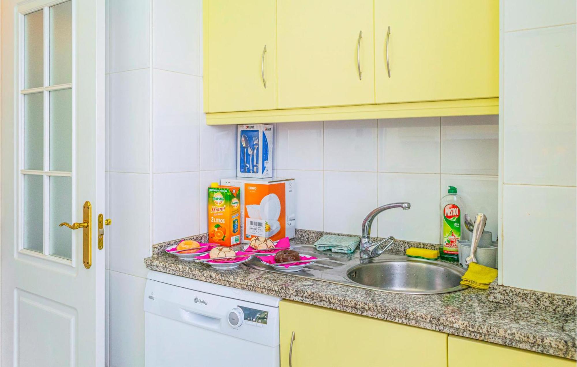 Lovely Apartment In Marbella With Kitchenette エクステリア 写真