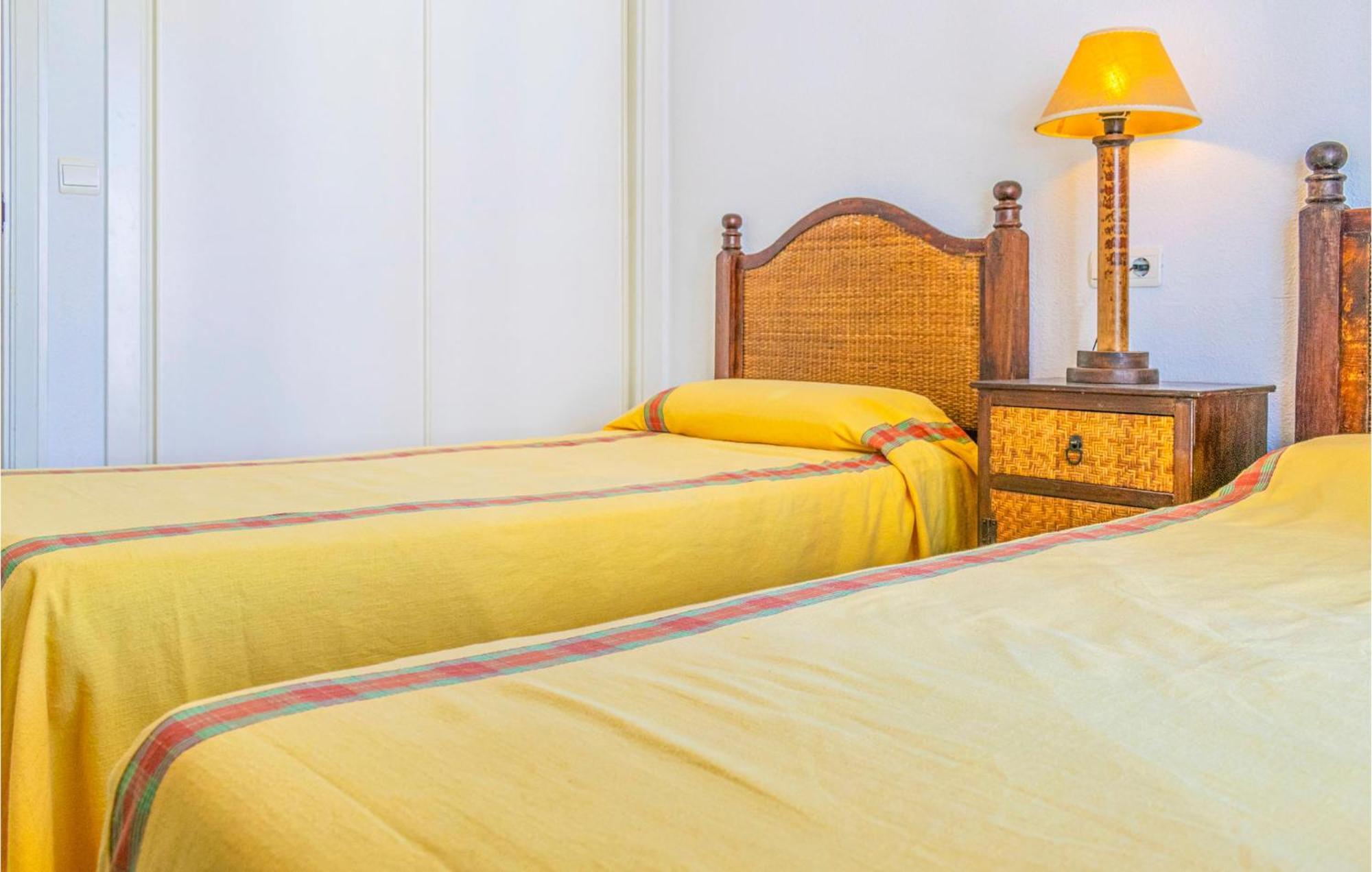 Lovely Apartment In Marbella With Kitchenette エクステリア 写真
