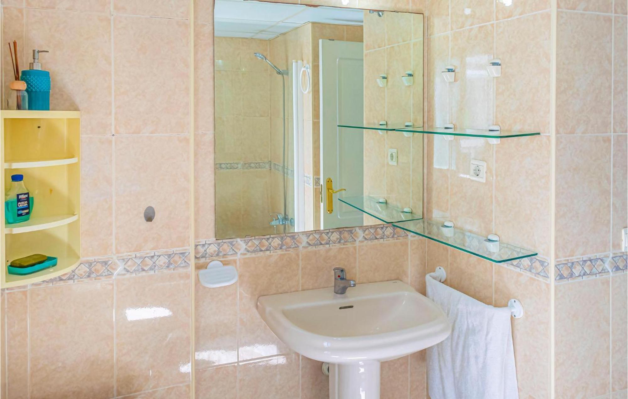 Lovely Apartment In Marbella With Kitchenette エクステリア 写真